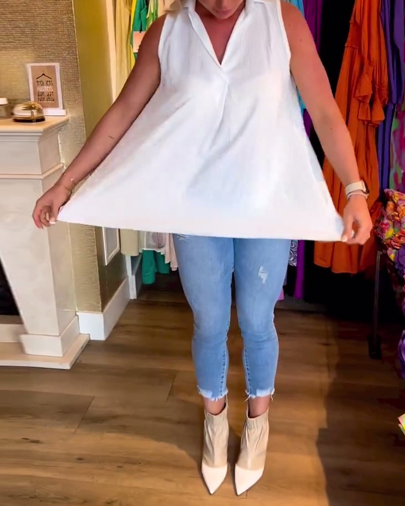 Avni | Chic Sleeveless Blouse